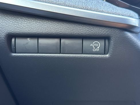 Used 2026 Nissan Kicks SV w/ SV Premium Package FWD image 30