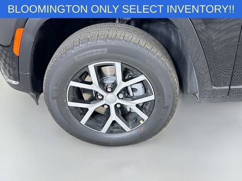 New 2025 Jeep Grand Cherokee L Limited w/ Luxury Tech Group II image 33