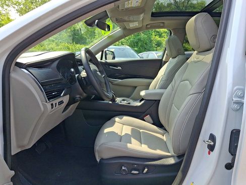 Certified 2023 Cadillac XT4 Premium Luxury w/ Technology Package AWD/4WD image 26