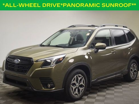 Used 2023 Subaru Forester Premium AWD/4WD image 3