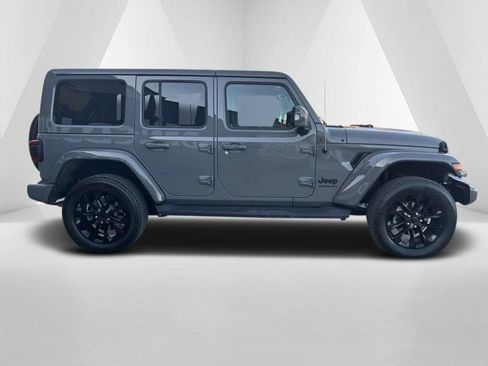 Used 2023 Jeep Wrangler Unlimited Sahara AWD/4WD image 6
