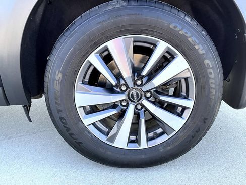 Used 2023 Nissan Pathfinder SL w/ Lighting Package (N92) AWD/4WD image 26