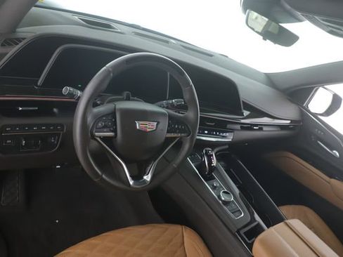 Used 2024 Cadillac Escalade Premium Luxury w/ Performance Package AWD/4WD image 18