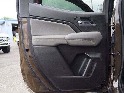 Used 2024 Chevrolet Colorado ZR2 w/ Safety Package AWD/4WD image 29