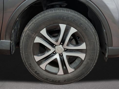 Used 2016 Toyota RAV4 LE FWD image 7