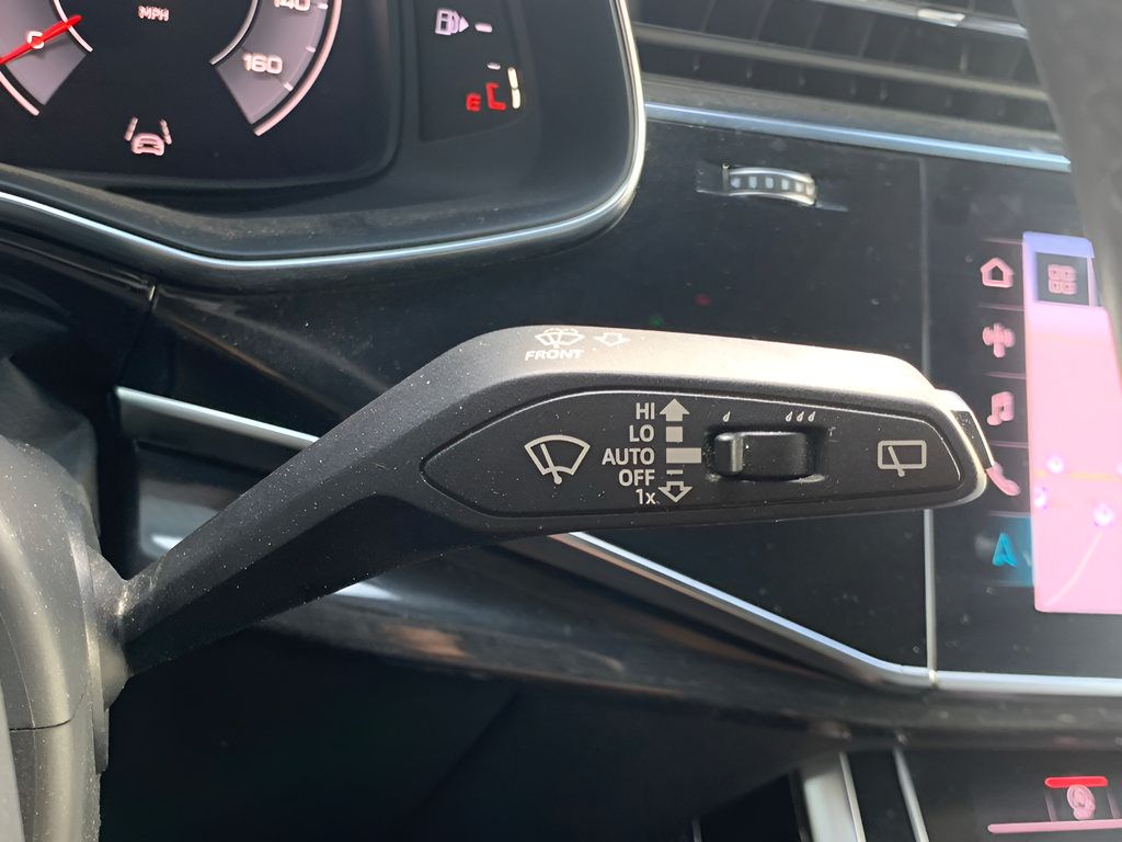 Used 2019 Audi Q8 Prestige w/ Luxury Package AWD/4WD image 20