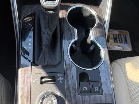 Used 2020 Toyota Highlander Limited AWD/4WD image 19