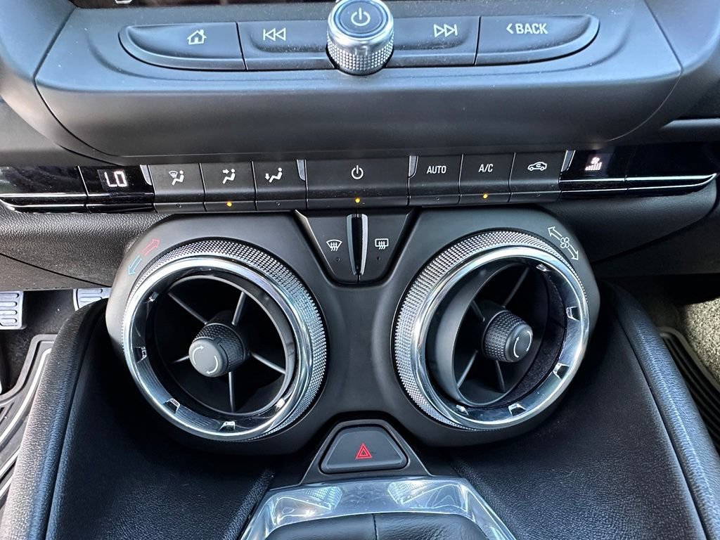 Used 2018 Chevrolet Camaro SS RWD image 27
