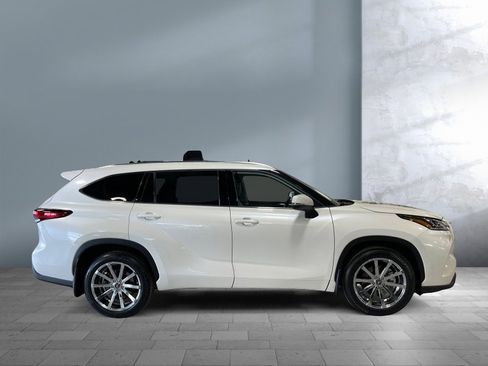 Certified 2020 Toyota Highlander Limited image 7