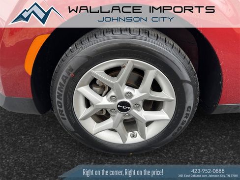 Used 2023 Kia Soul LX w/ LX Technology Package image 9