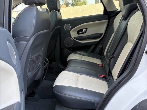 Used 2017 Land Rover Range Rover Evoque SE image 25