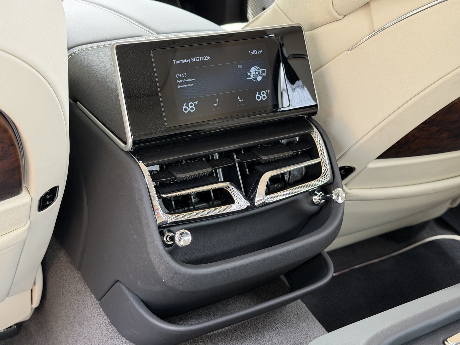 Used 2026 Bentley Flying Spur V8 AWD/4WD image 41