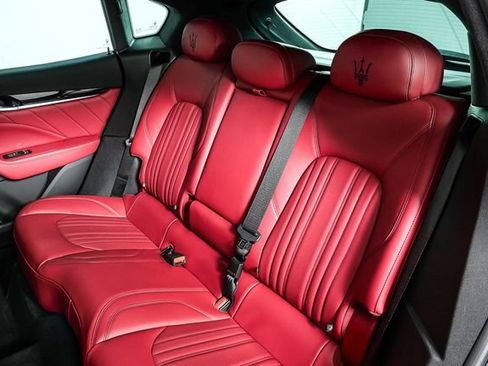 Certified 2022 Maserati Levante GT image 18