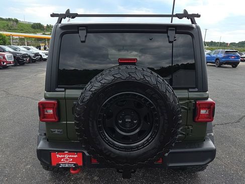 Used 2021 Jeep Wrangler Unlimited Rubicon w/ LED Lighting Group AWD/4WD image 7