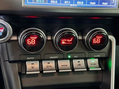 Used 2022 Toyota GR86 Auto (Natl) image 22