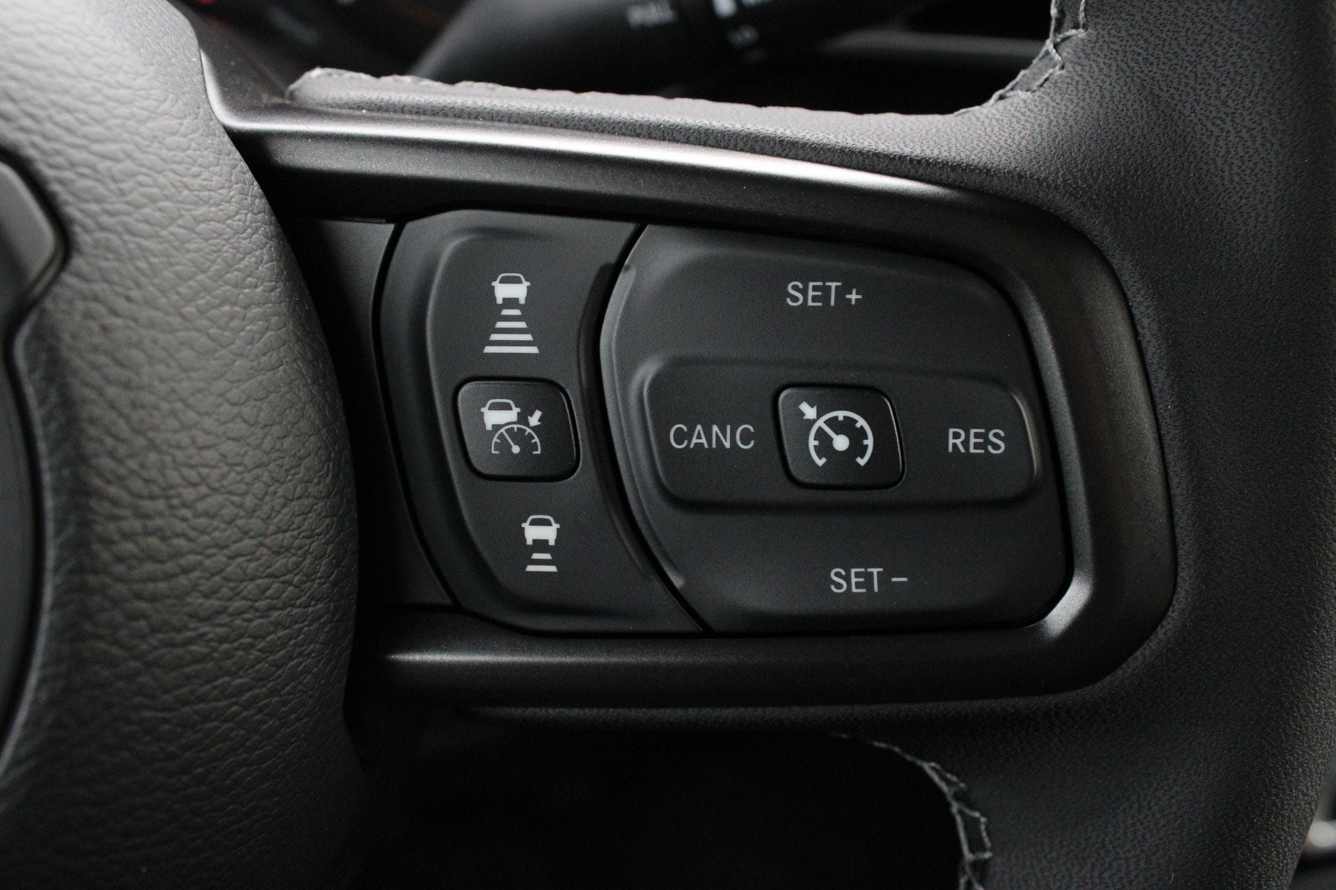 New 2026 Jeep Gladiator Sport AWD/4WD image 28