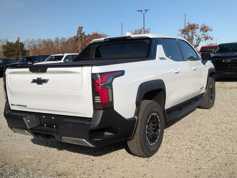 New 2026 Chevrolet Silverado EV Trail Boss image 8