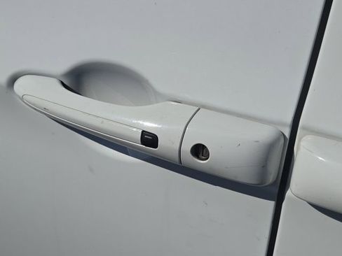 Used 2023 Chrysler Pacifica Touring-L FWD image 24