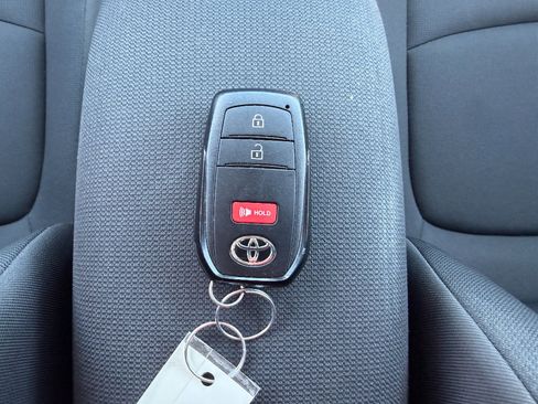 Used 2023 Toyota Corolla Cross LE FWD image 19