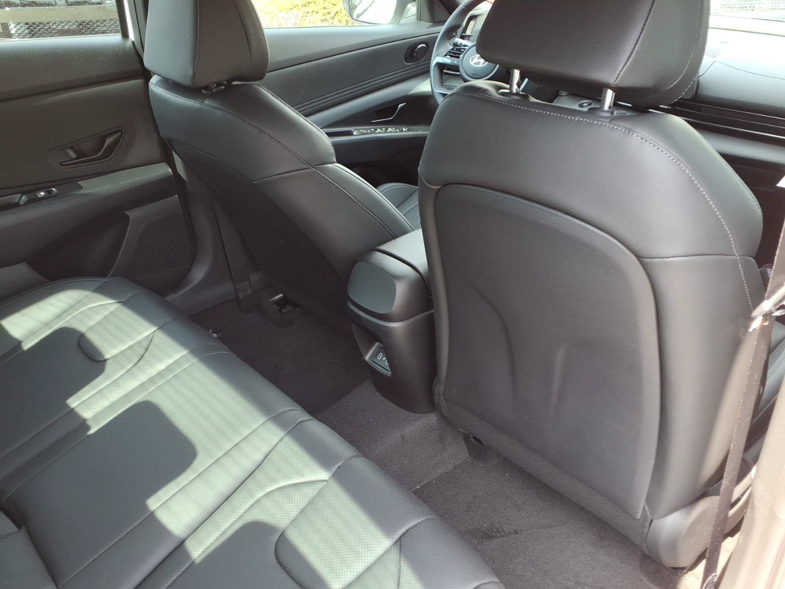 New 2026 Hyundai Elantra SEL Sport FWD image 8