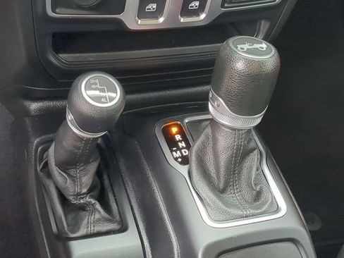 Used 2020 Jeep Wrangler Sport AWD/4WD image 24