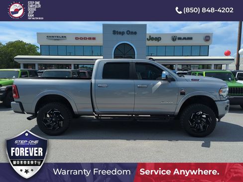 Used 2022 RAM 3500 Laramie AWD/4WD image 7