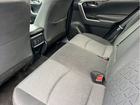 Used 2020 Toyota RAV4 XLE image 6
