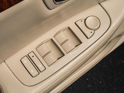 Used 2007 Cadillac DTS Luxury I w/ Trunk Convenience Package FWD image 37