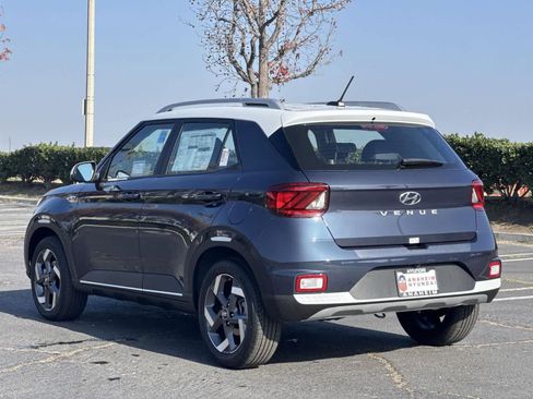 New 2026 Hyundai Venue SEL image 4