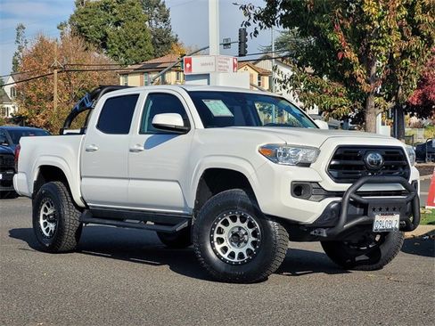 Certified 2018 Toyota Tacoma SR image 2