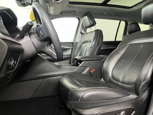 Used 2023 Jeep Grand Cherokee L Limited AWD/4WD image 17