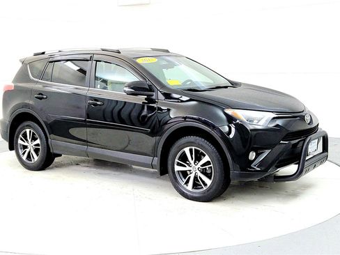 Used 2017 Toyota RAV4 XLE w/ Plus Extra Value Package image 7