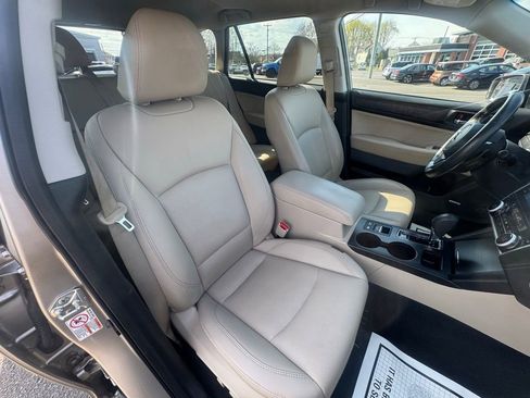Used 2018 Subaru Outback 3.6R Limited AWD/4WD image 15