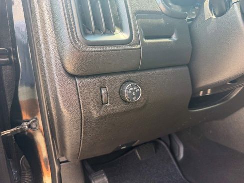 Used 2018 GMC Canyon SLE w/ SLE Convenience Package RWD image 10