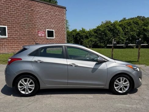 Used 2015 Hyundai Elantra GT FWD image 5