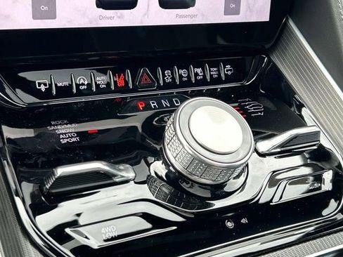 New 2024 Jeep Grand Wagoneer L Series II w/ Quick Order Packagew 28T image 27