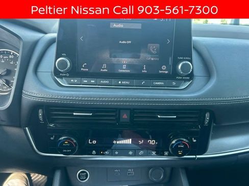 Certified 2021 Nissan Rogue SV w/ Premium Package FWD image 10
