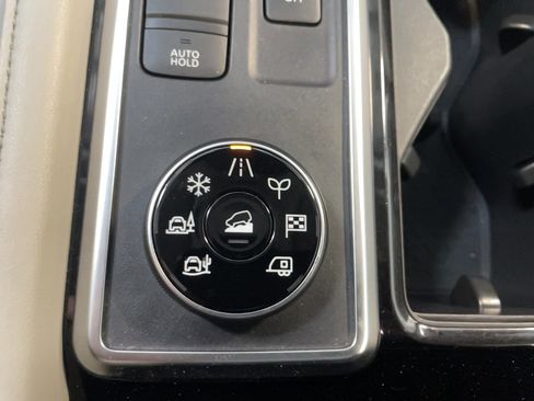 Used 2023 Nissan Pathfinder SL w/ SL Premium Package AWD/4WD image 16