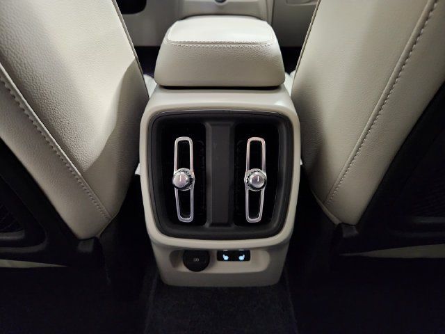 Certified 2026 Volvo XC40 B5 Plus w/ Protection Package Premier AWD/4WD image 31