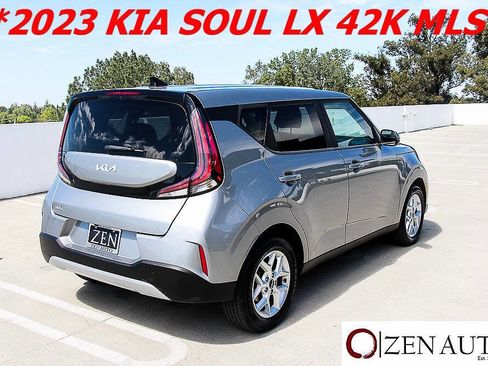 Used 2023 Kia Soul LX w/ Option Group 015 image 7