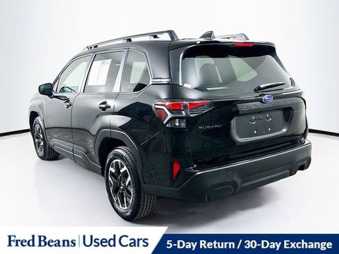 Used 2025 Subaru Forester Premium image 6