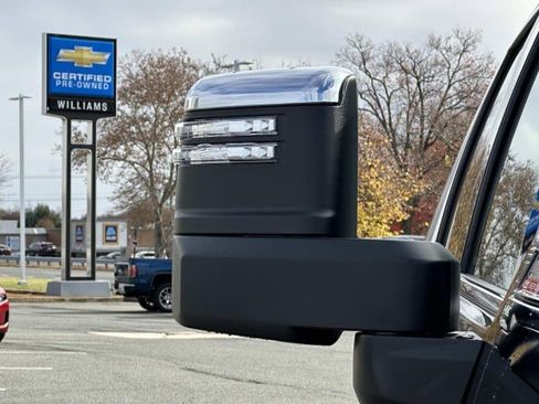 Used 2022 GMC Sierra 3500 Denali image 8