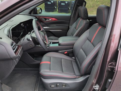 Certified 2024 Chevrolet Traverse RS w/ LPO, Floor Liner Package AWD/4WD image 20