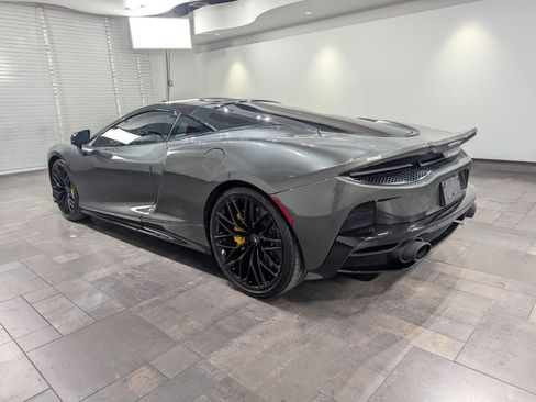 Used 2022 McLaren GT image 4