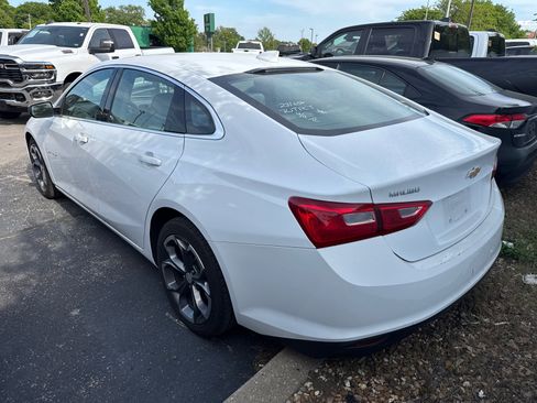 Used 2023 Chevrolet Malibu LT FWD image 2