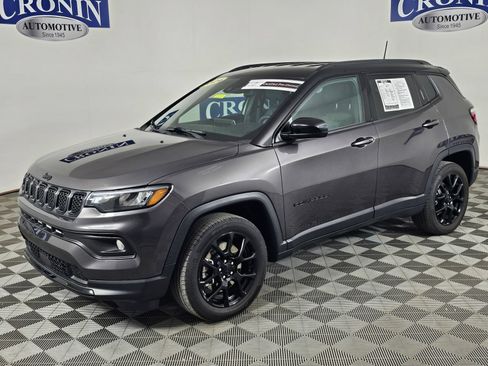 Used 2024 Jeep Compass Latitude w/ Altitude Special Edition AWD/4WD image 31