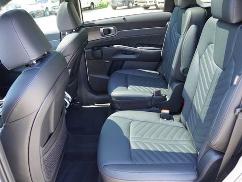 Certified 2025 Kia Sorento SX Prestige AWD/4WD image 17