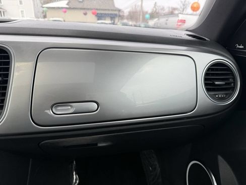 Used 2014 Volkswagen Beetle TDI image 16