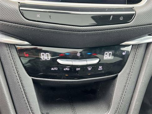 Used 2024 Cadillac XT6 Luxury image 33