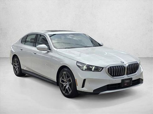Used 2026 BMW 530i xDrive AWD/4WD image 3